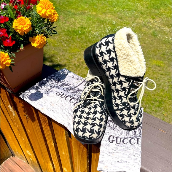 Gucci houndstooth & shearling booty - Picture 2 of 6
